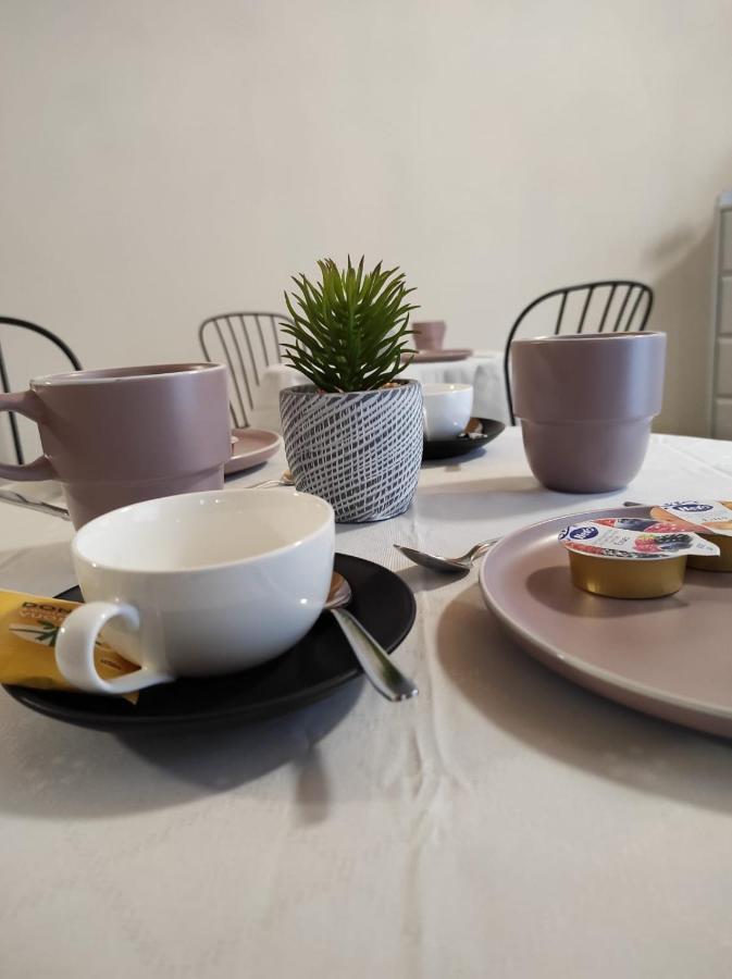 Le Farfalle Di Couette-café Armeno