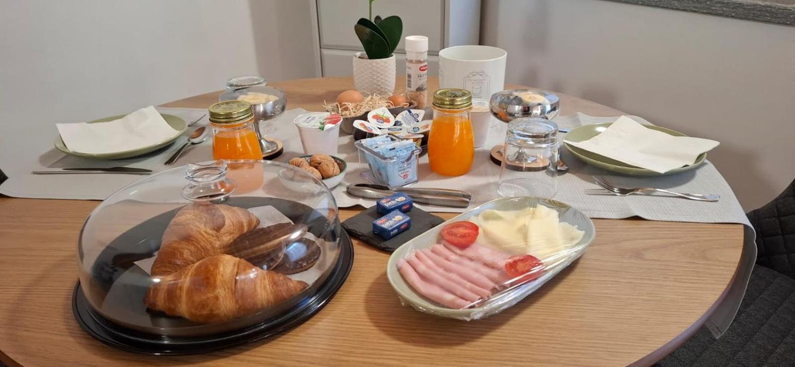 Le Farfalle Di Frühstückspension *